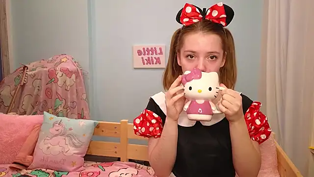 PrincessLittleKiki online show from 10-30-25, 08:01