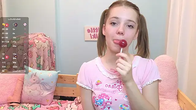 PrincessLittleKiki online show from 10-15-25, 07:27