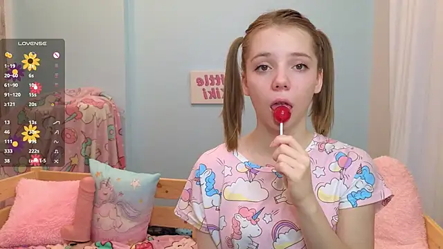 PrincessLittleKiki online show from 10-16-25, 07:16