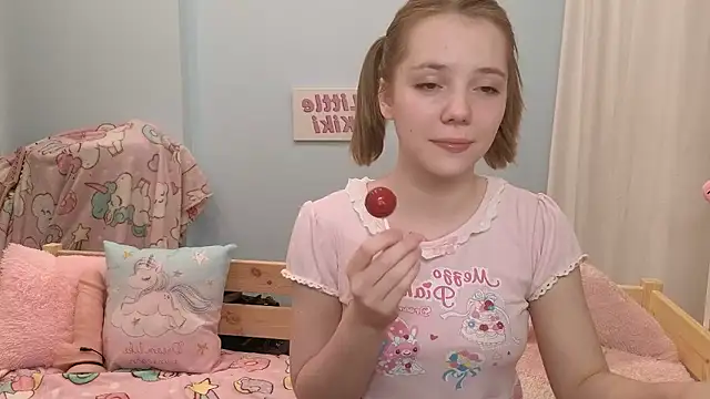 PrincessLittleKiki online show from 01-08-26, 02:17