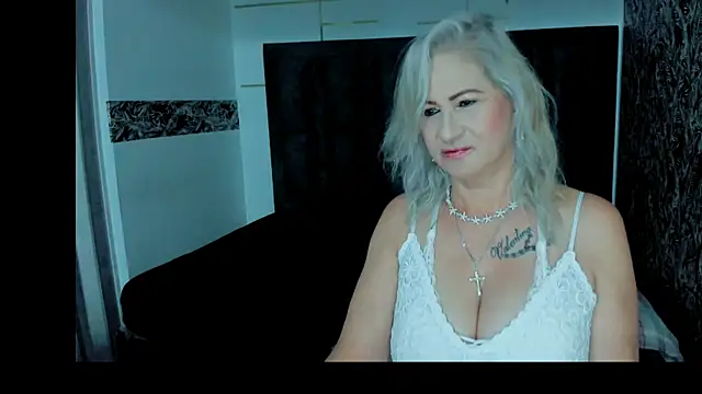 ScarletHoot  online show from 10-28-25, 12:04