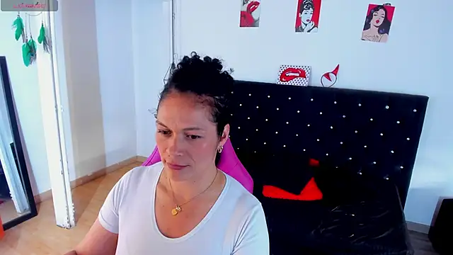 Snapshot of Aliciia_cute1 chatting on 02-12-26, 09:36 Aliciia cute1 online show from 02-12-26, 09:36