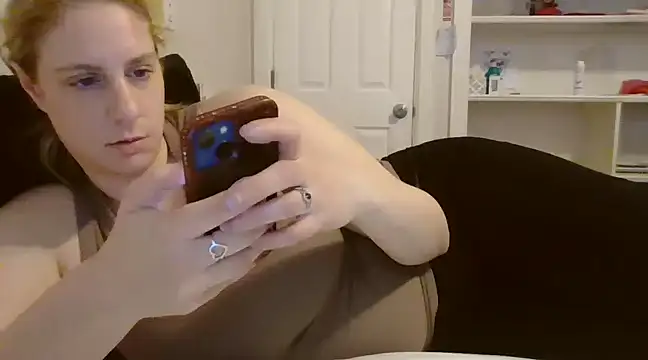 MsLG12301 online show from 03-04-25, 03:48