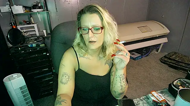 Snapshot of Lisalovely6981 chatting on 02-27-25, 09:18 Lisalovely6981 online show from 02-27-25, 09:18