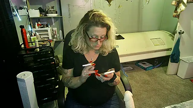 Snapshot of Lisalovely6981 chatting on 02-24-25, 11:41 Lisalovely6981 online show from 02-24-25, 11:41