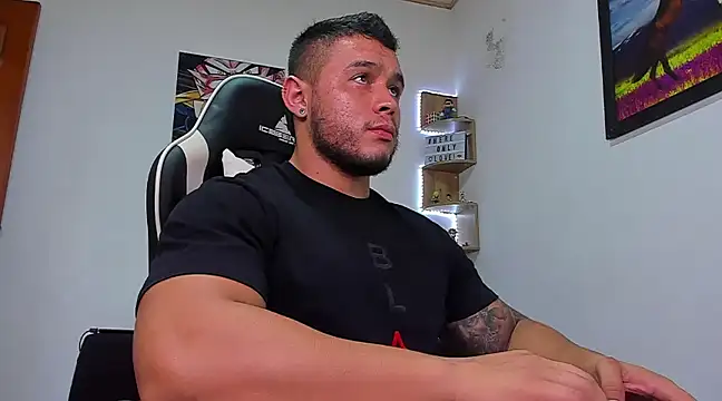 Snapshot of Marco_diaz1 chatting on 03-10-25, 10:02 Marco diaz1 online show from 03-10-25, 10:02