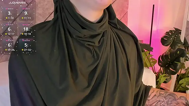 anna-henao online show from 10-10-25, 07:36