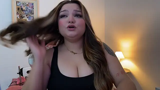 SweetPaige  online show from 12-19-25, 03:25