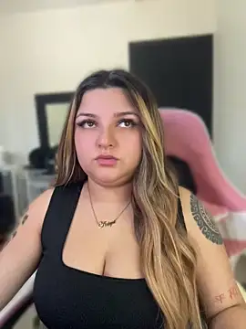 Snapshot of SweetPaige_ chatting on 07-18-26, 02:14 SweetPaige online show from 07-18-26, 02:14