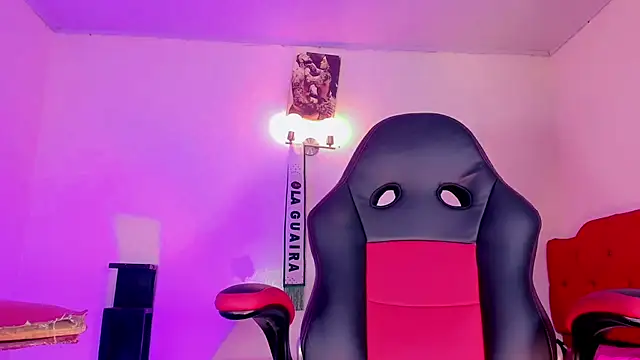 Snapshot of naomy__xx chatting on 11-07-25, 11:26 naomy xx online show from 11-07-25, 11:26