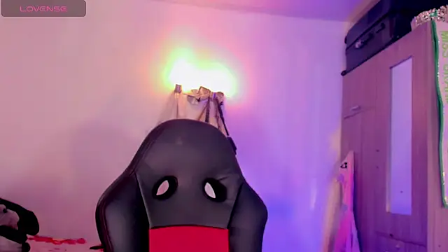 naomy  xx online show from 05-26-26, 07:45