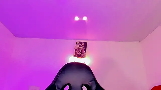 Snapshot of naomy__xx chatting on 11-12-25, 03:10 naomy xx online show from 11-12-25, 03:10