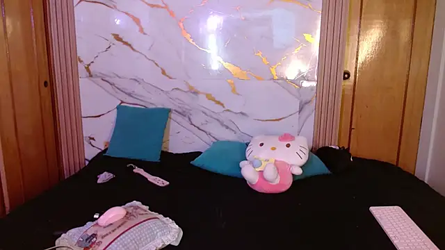 kittycatw online show from 06-21-26, 07:52