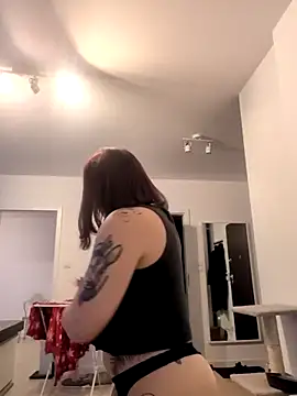 divine eve online show from 11-05-25, 01:47