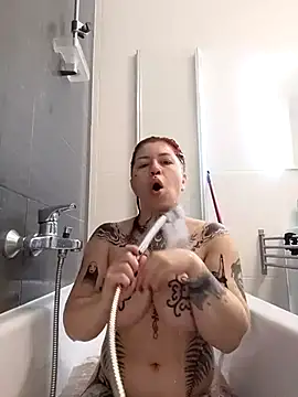 divine eve online show from 10-30-25, 03:53