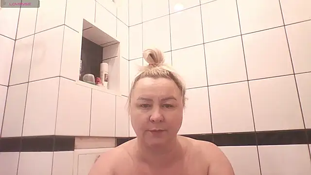 mira robinsonnn online show from 05-07-26, 03:33