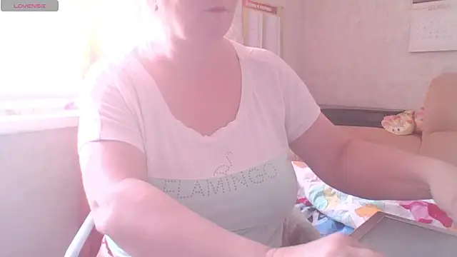 mira robinsonnn online show from 02-28-26, 04:23