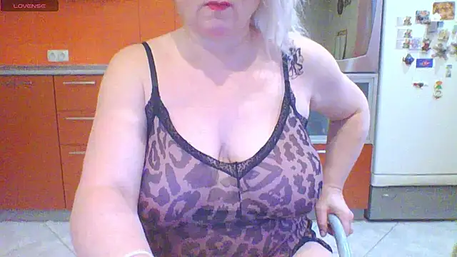 mira robinsonnn online show from 02-17-26, 02:09