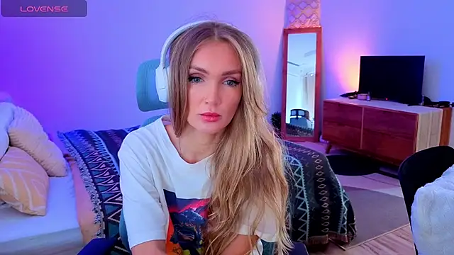 PrincessVS online show from 10-30-25, 03:05