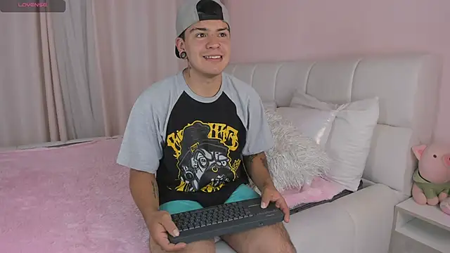 lucy Bensonn online show from 02-28-25, 03:48