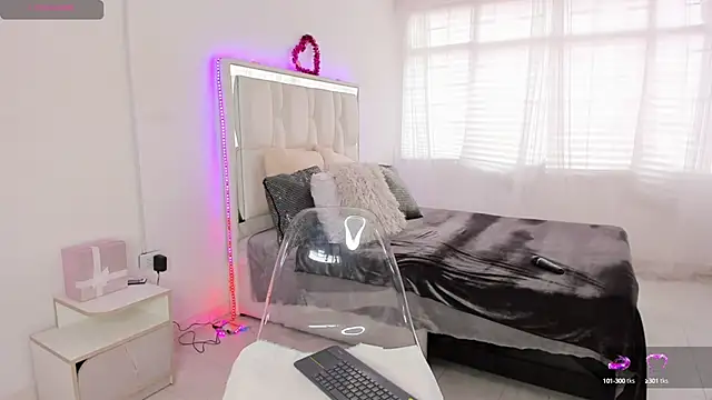 lucy Bensonn online show from 12-06-24, 06:44