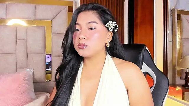 LinnaGardenia online show from 03-26-26, 01:42