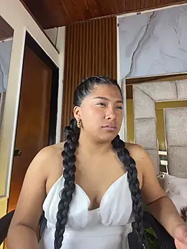 Snapshot of LinnaGardenia chatting on 02-15-26, 03:00 LinnaGardenia online show from 02-15-26, 03:00