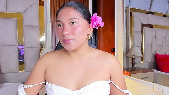 Snapshot of LinnaGardenia chatting on 02-21-26, 01:24 LinnaGardenia online show from 02-21-26, 01:24