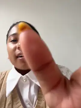 LinnaGardenia online show from 03-06-26, 02:12