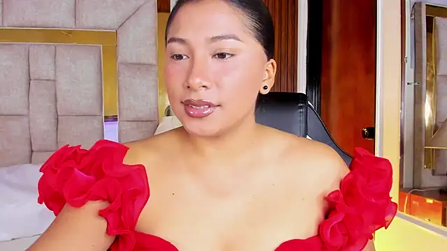 LinnaGardenia online show from 03-29-26, 01:46