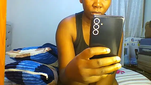 Petitiebooty online show from 04-01-26, 04:25