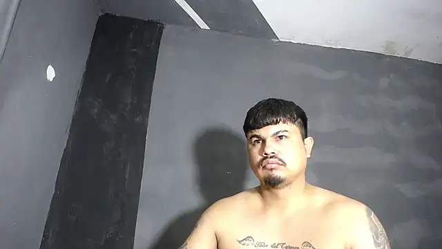 Snapshot of DickMasterfindom chatting on 10-23-25, 04:00 DickMasterfindom online show from 10-23-25, 04:00