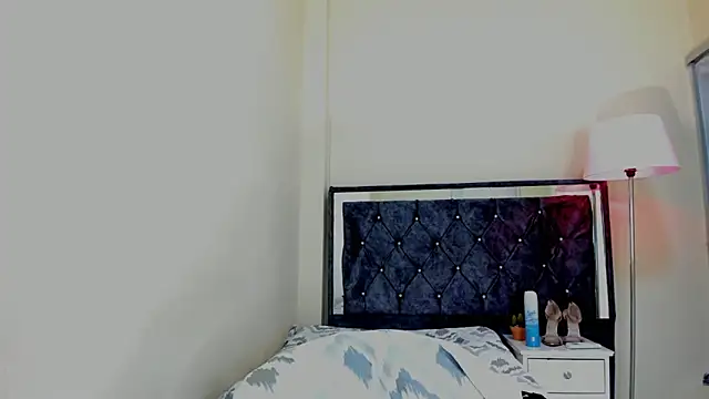 Snapshot of Gabriela_Brown chatting on 10-15-25, 03:53 Gabriela Brown online show from 10-15-25, 03:53