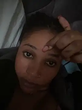 chocogirl01 online show from 10-08-25, 12:07