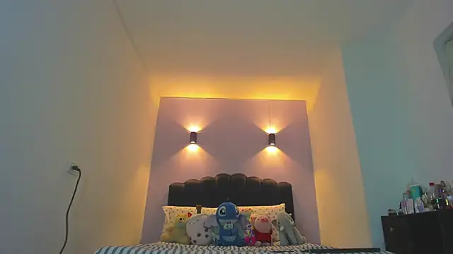 Snapshot of Sofia_Clauss_ chatting on 02-19-26, 03:47 Sofia Clauss online show from 02-19-26, 03:47