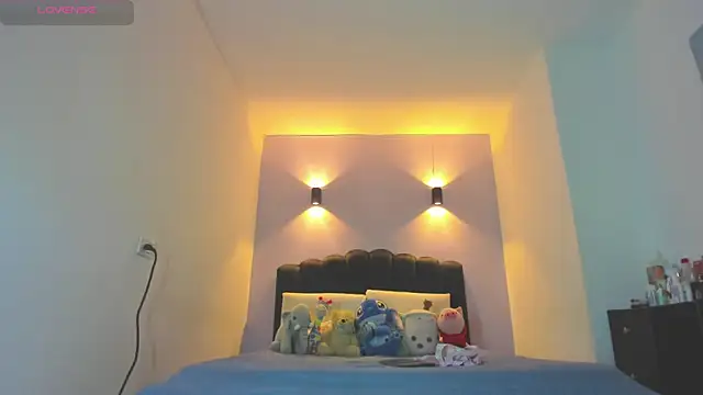 Sofia Clauss  online show from 04-06-26, 04:19