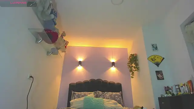 Snapshot of Sofia_Clauss_ chatting on 06-23-26, 04:21 Sofia Clauss online show from 06-23-26, 04:21