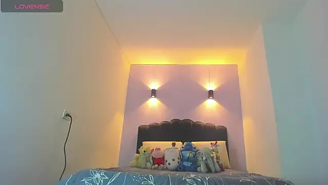 Sofia Clauss  online show from 12-20-25, 04:15