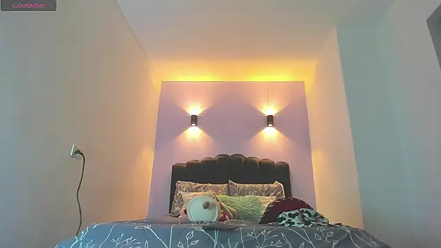 Sofia Clauss  online show from 11-02-25, 02:49