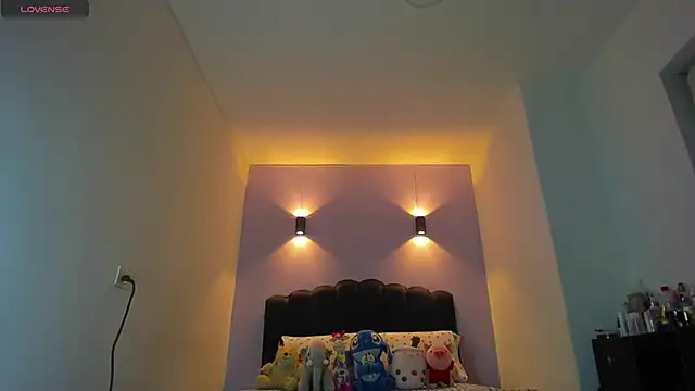 Snapshot of Sofia_Clauss_ chatting on 02-13-26, 05:18 Sofia Clauss online show from 02-13-26, 05:18