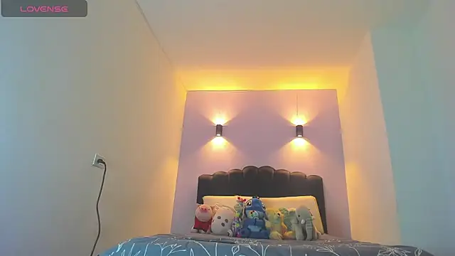 Sofia Clauss  online show from 12-21-25, 03:08