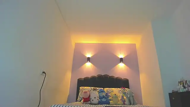 Snapshot of Sofia_Clauss_ chatting on 05-09-26, 04:49 Sofia Clauss online show from 05-09-26, 04:49