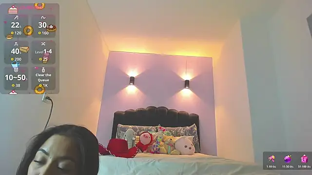 Sofia Clauss  online show from 10-29-25, 05:50