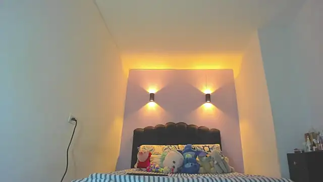 Snapshot of Sofia_Clauss_ chatting on 05-06-26, 05:11 Sofia Clauss online show from 05-06-26, 05:11