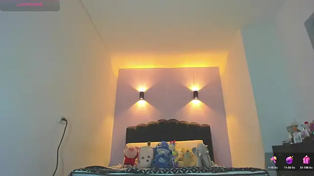 Sofia Clauss  online show from 04-11-26, 05:15