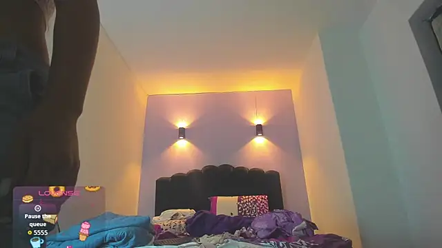 Sofia Clauss  online show from 09-19-25, 04:27