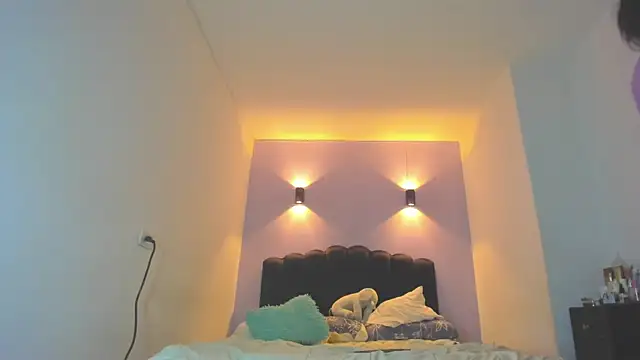 Snapshot of Sofia_Clauss_ chatting on 05-03-26, 05:01 Sofia Clauss online show from 05-03-26, 05:01
