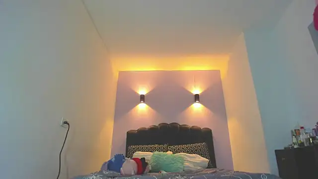 Snapshot of Sofia_Clauss_ chatting on 04-21-26, 05:14 Sofia Clauss online show from 04-21-26, 05:14