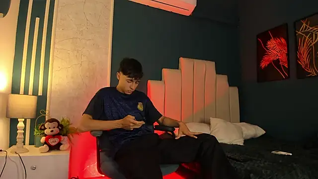 AlessandroDybala online show from 03-20-25, 12:11