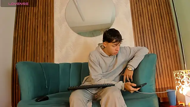 AlessandroDybala online show from 03-22-25, 12:14